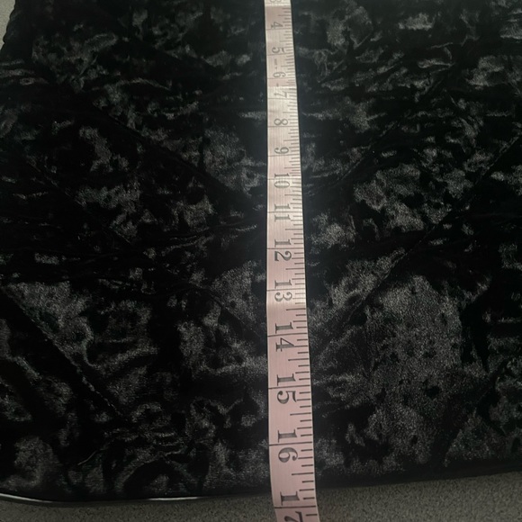 Victoria’s Secret Black Crushed Velvet Bag - Picture 5 of 8